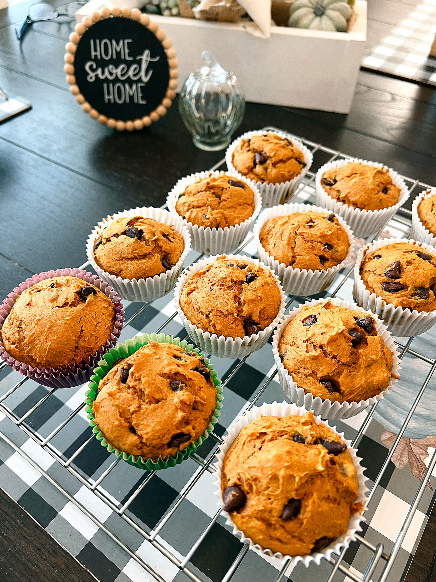 Easy Pumpkin Chocolate Chip Muffins